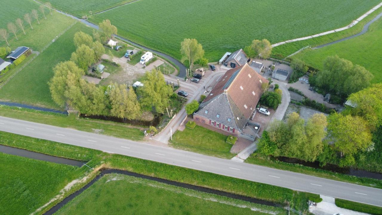 Bed And Breakfast De Salix Hitzum Bagian luar foto