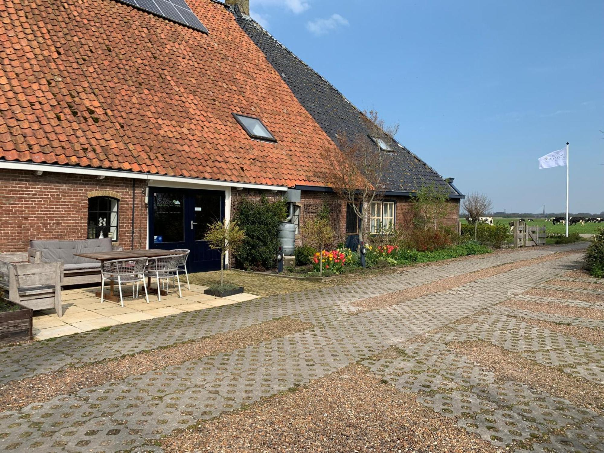 Bed And Breakfast De Salix Hitzum Bagian luar foto