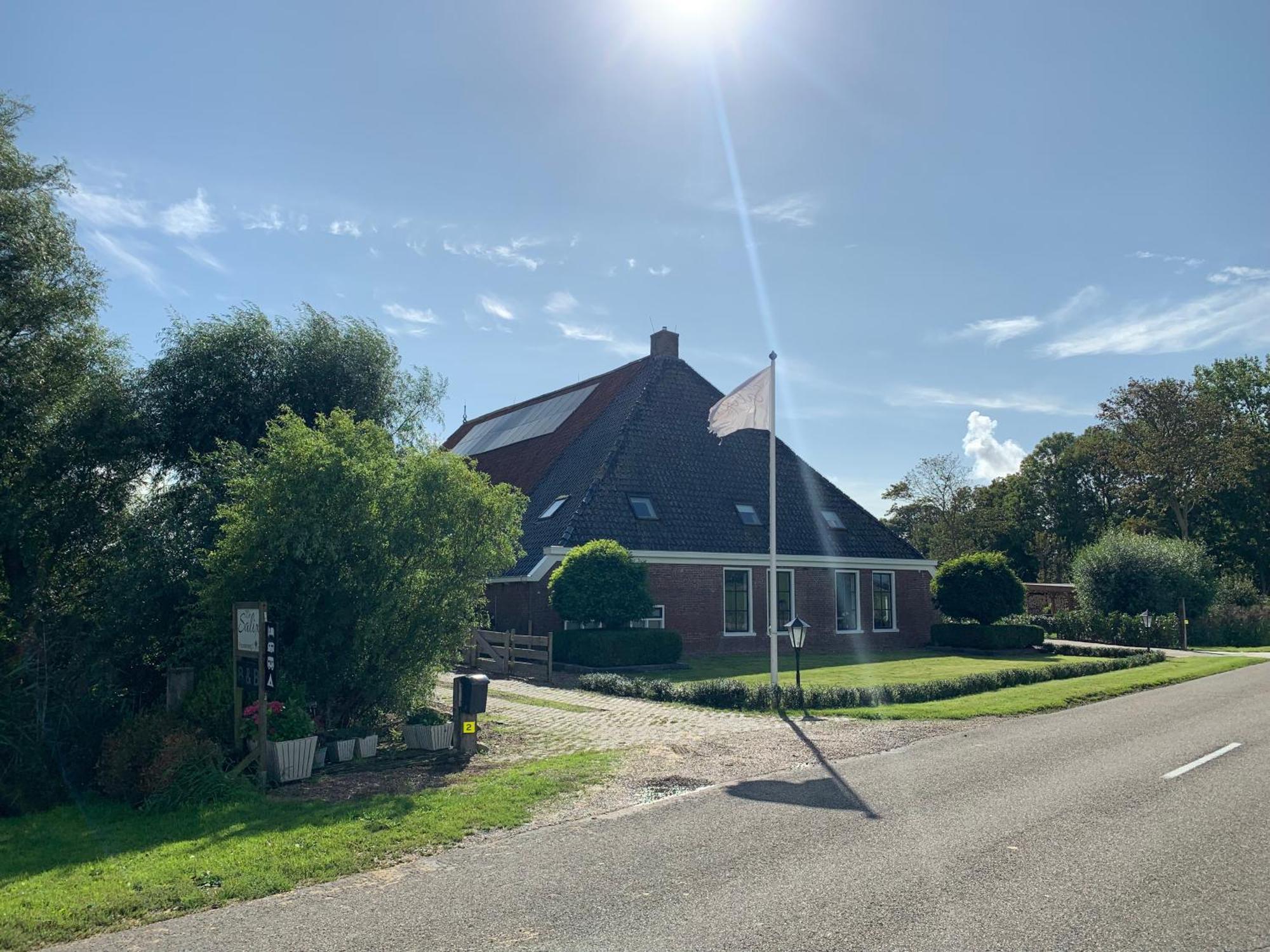 Bed And Breakfast De Salix Hitzum Bagian luar foto